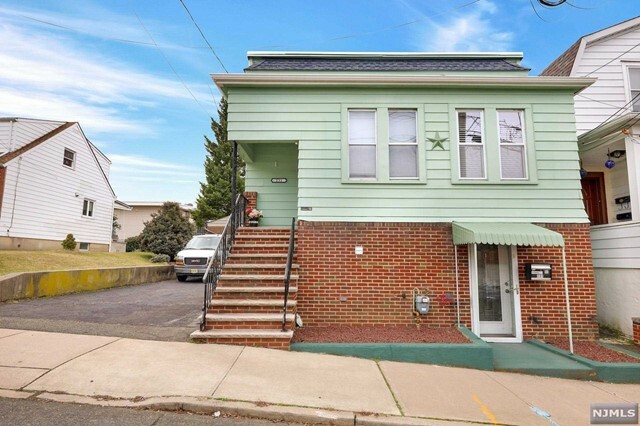 Property Photo:  231 Stover Avenue  NJ 07031 