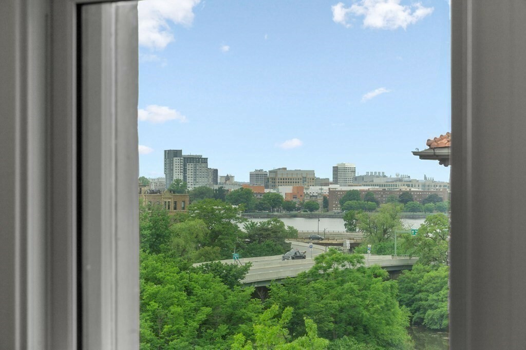 Property Photo:  416 Commonwealth Ave 617  MA 02215 