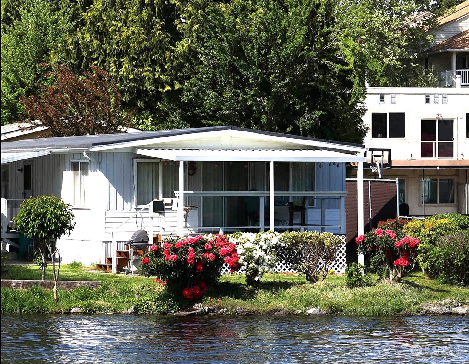 Property Photo:  7301 NE 175th Street 142  WA 98028 