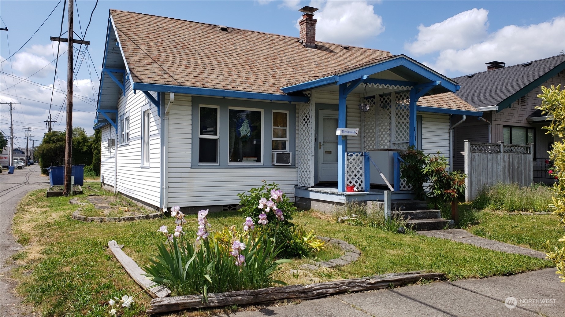 Property Photo:  111 N Iron Street  WA 98531 