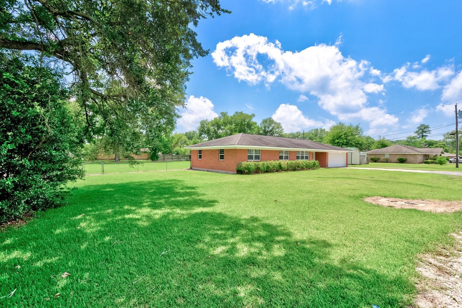 Property Photo:  401 Bradford  TX 77611 