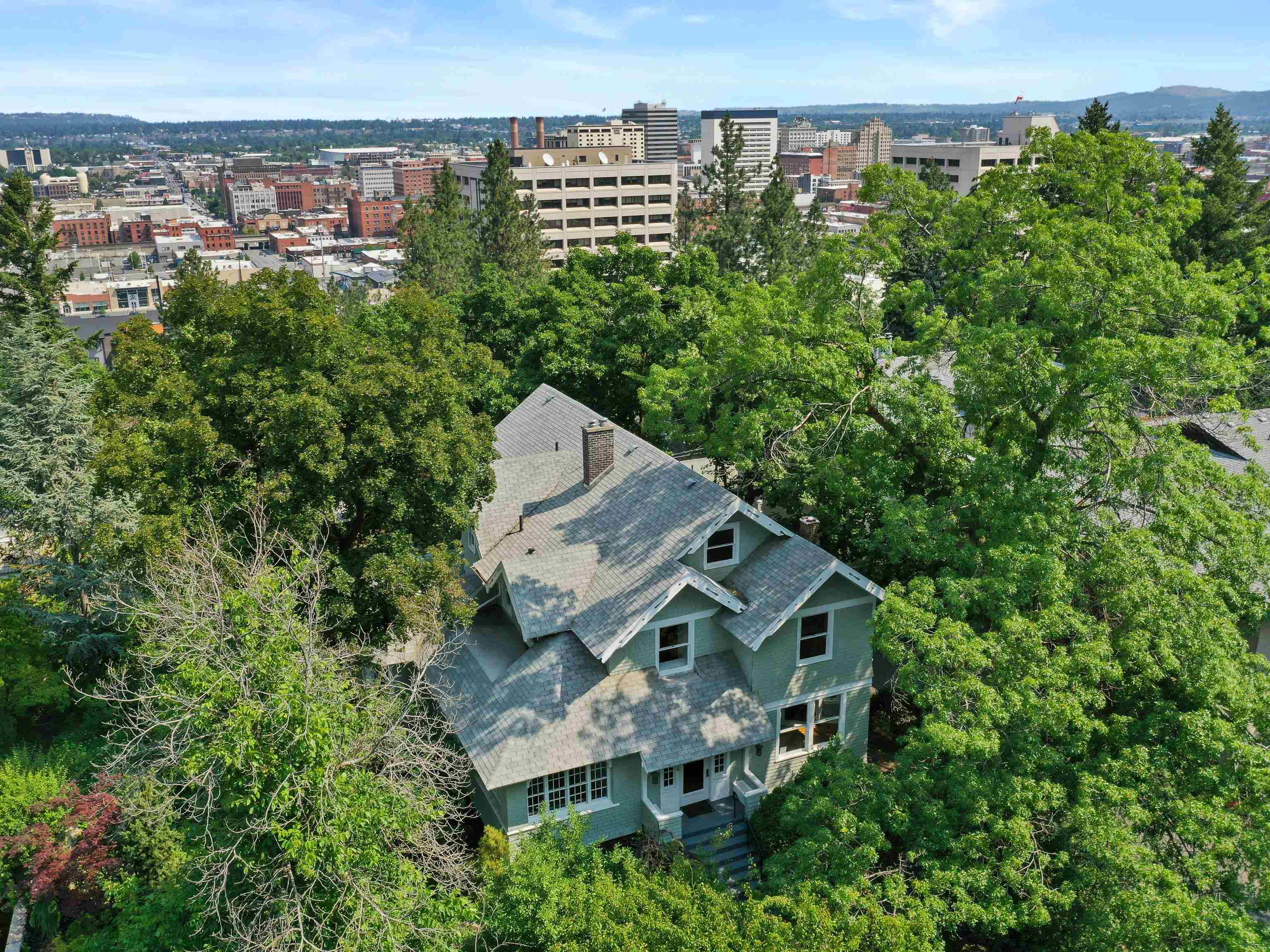 Property Photo: 1014 W 7th Ave WA 99204