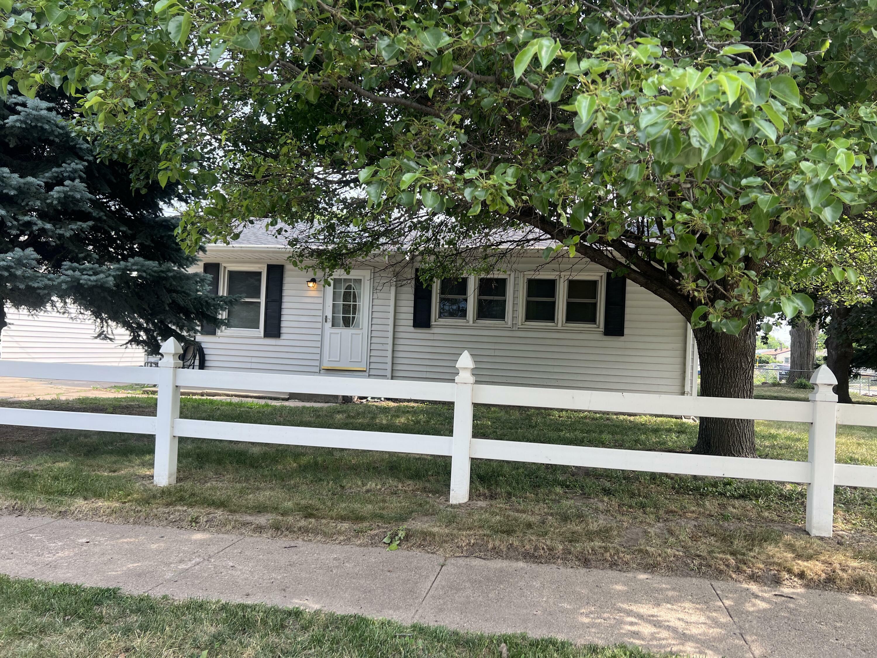 Property Photo:  2135 Westside Drive  IA 51501 