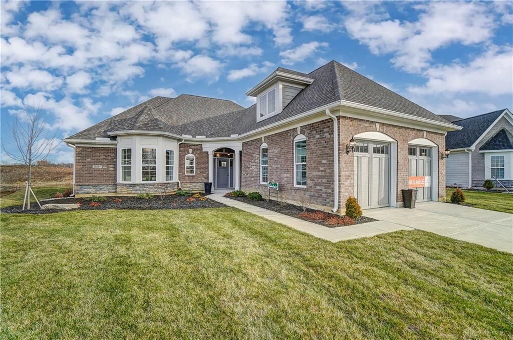 Property Photo: 10227 Stetson Court OH 45458