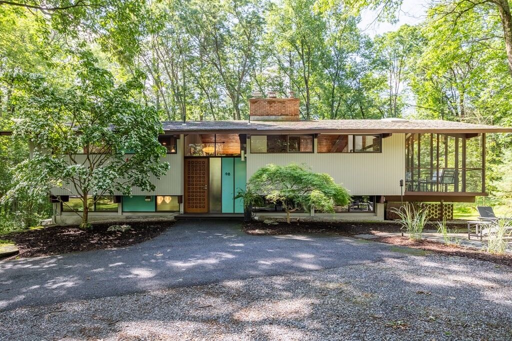 Property Photo: 98 Wolf Rock Rd MA 01741