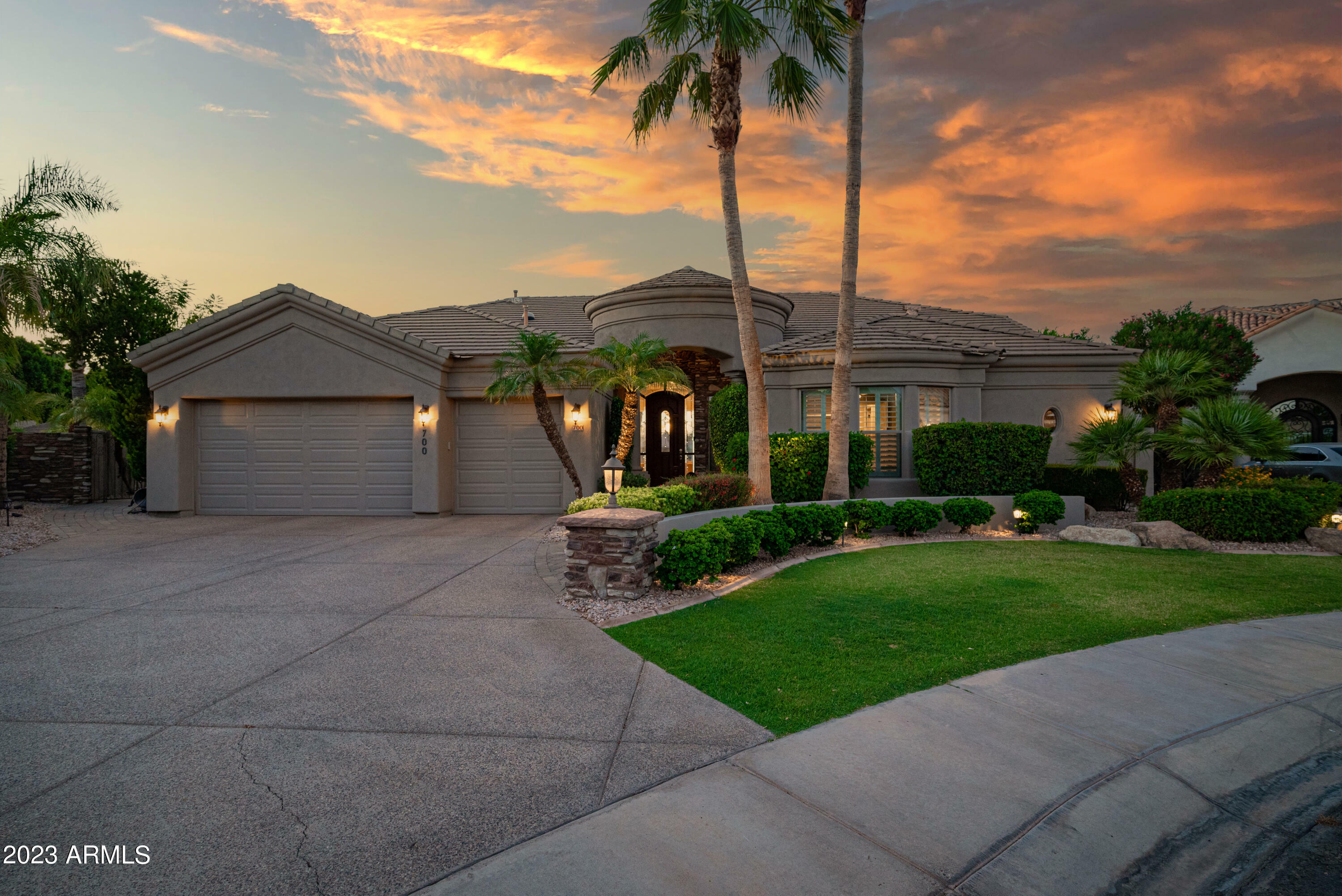 Property Photo:  700 W Azalea Drive  AZ 85248 