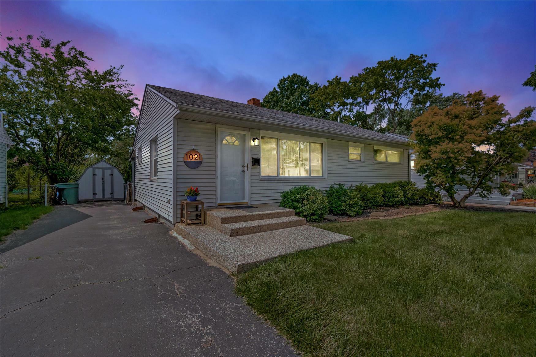 Property Photo: 1021 Lenore Avenue OH 43224