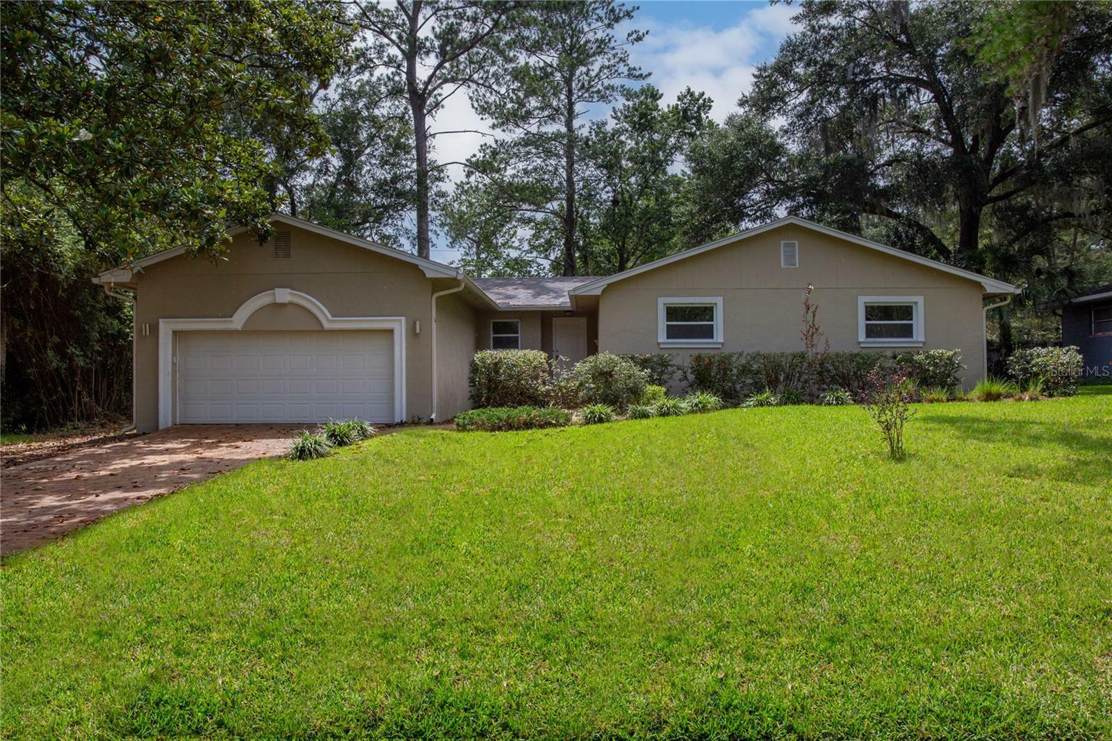 Property Photo:  912 NW 36th Drive  FL 32605 