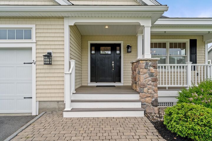 Property Photo:  24 Sea Glass Lane  NH 03870 