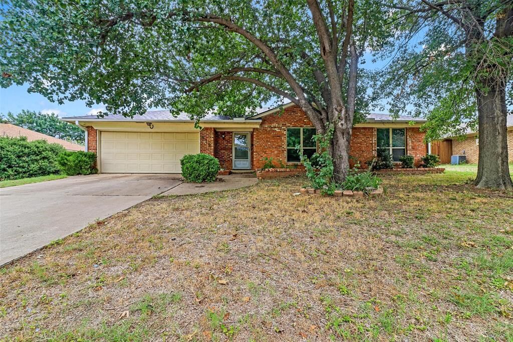 Property Photo:  512 Meadowbrook Street  TX 75065 
