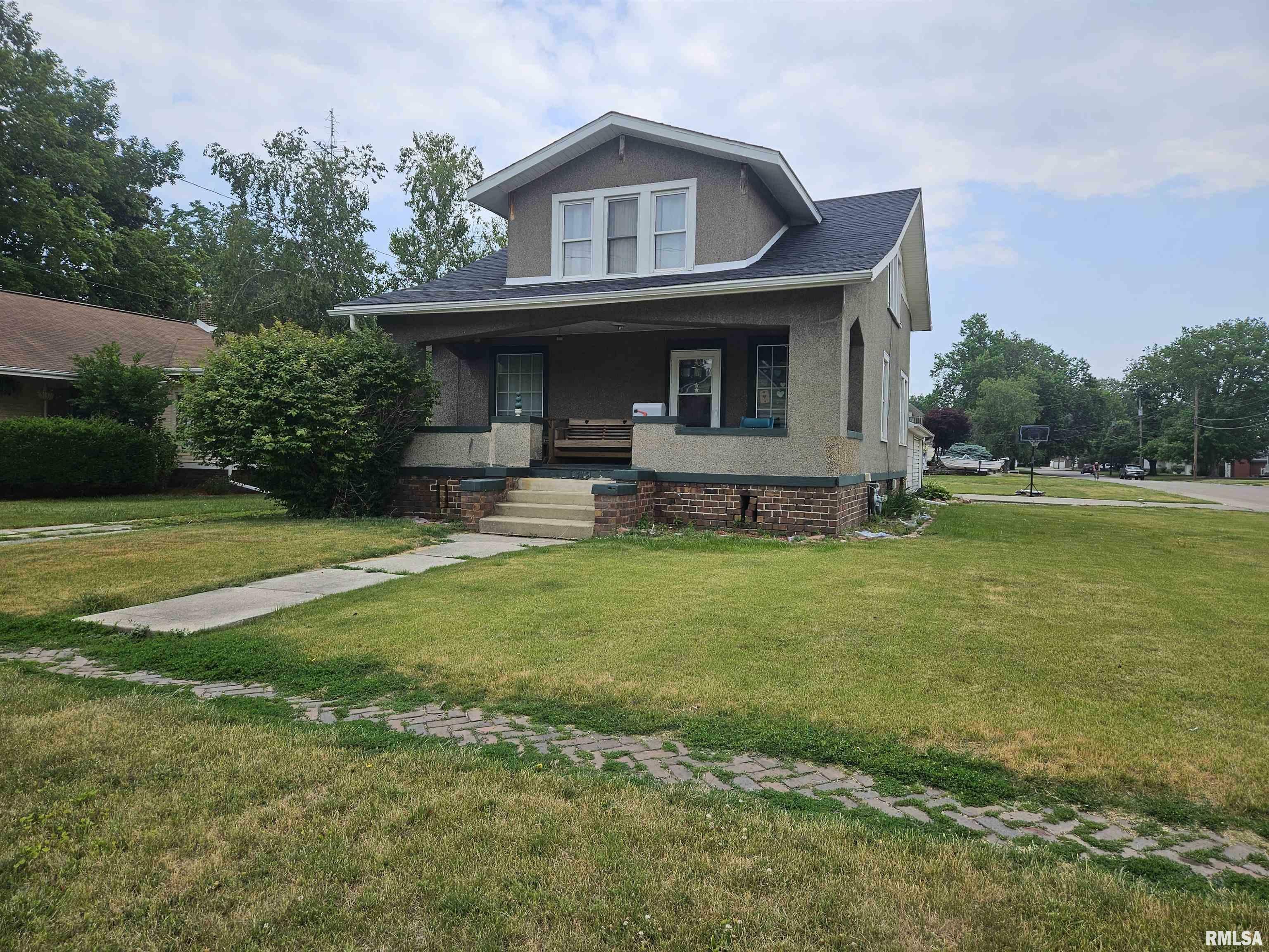 Property Photo:  1319 W Losey Street  IL 61401 