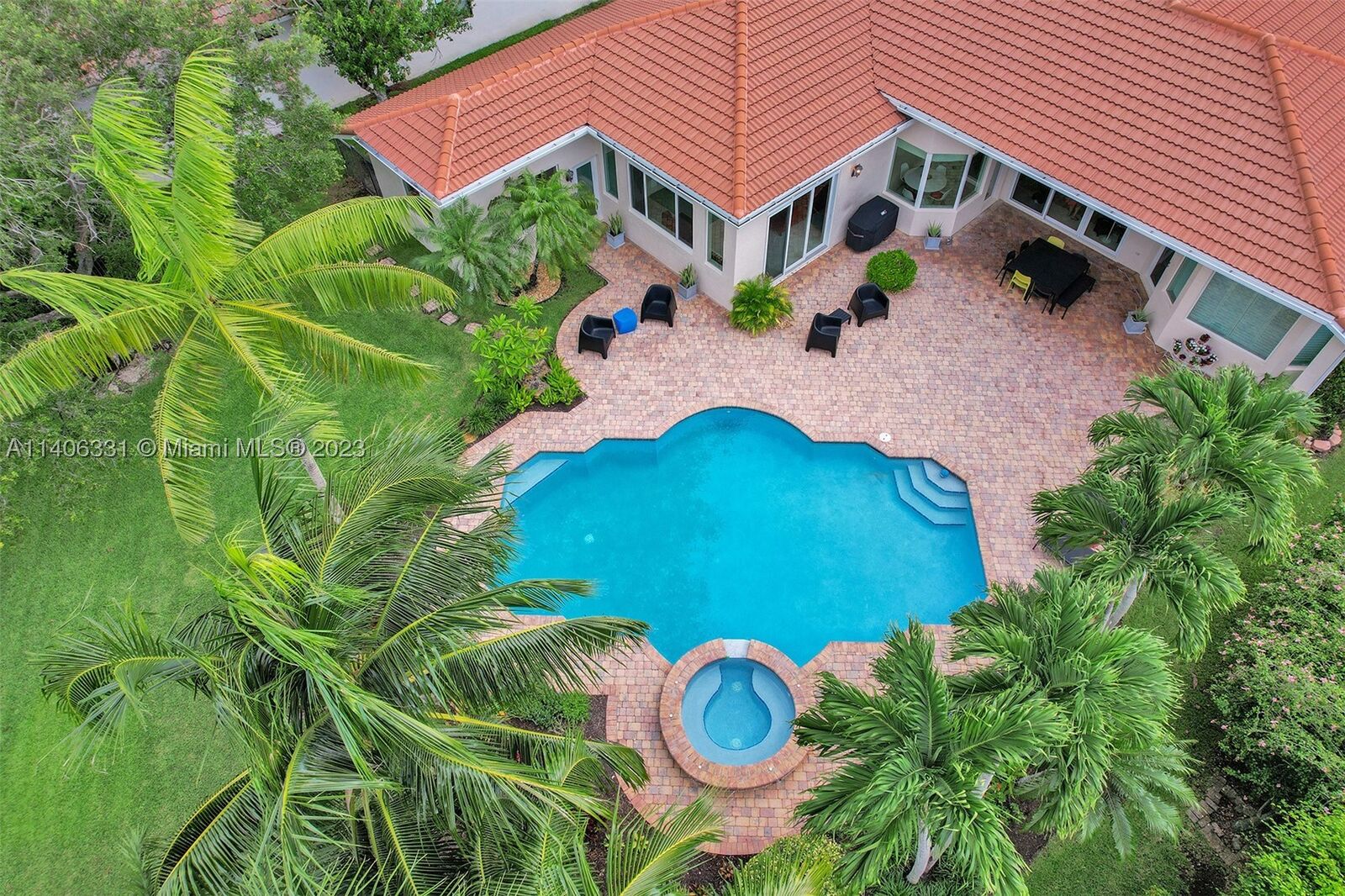 Property Photo: 308 Mallard Rd FL 33327