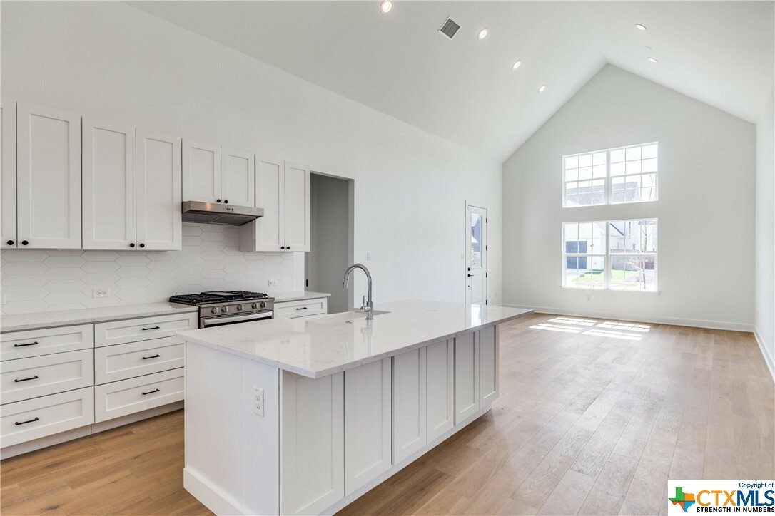 Property Photo: 421 Constance Drive TX 78130