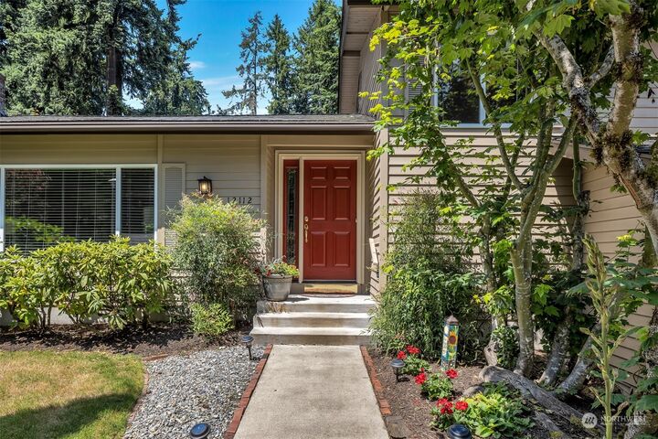 Property Photo: 12112 NE 68th Place WA 98033