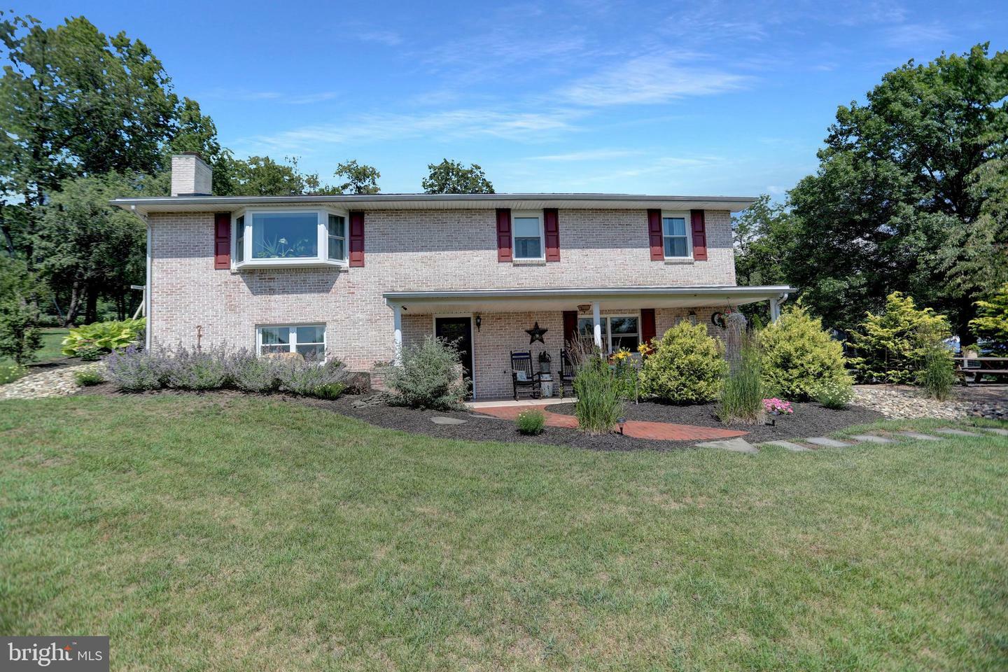 Property Photo:  142 S Crossroads Road  PA 17048 