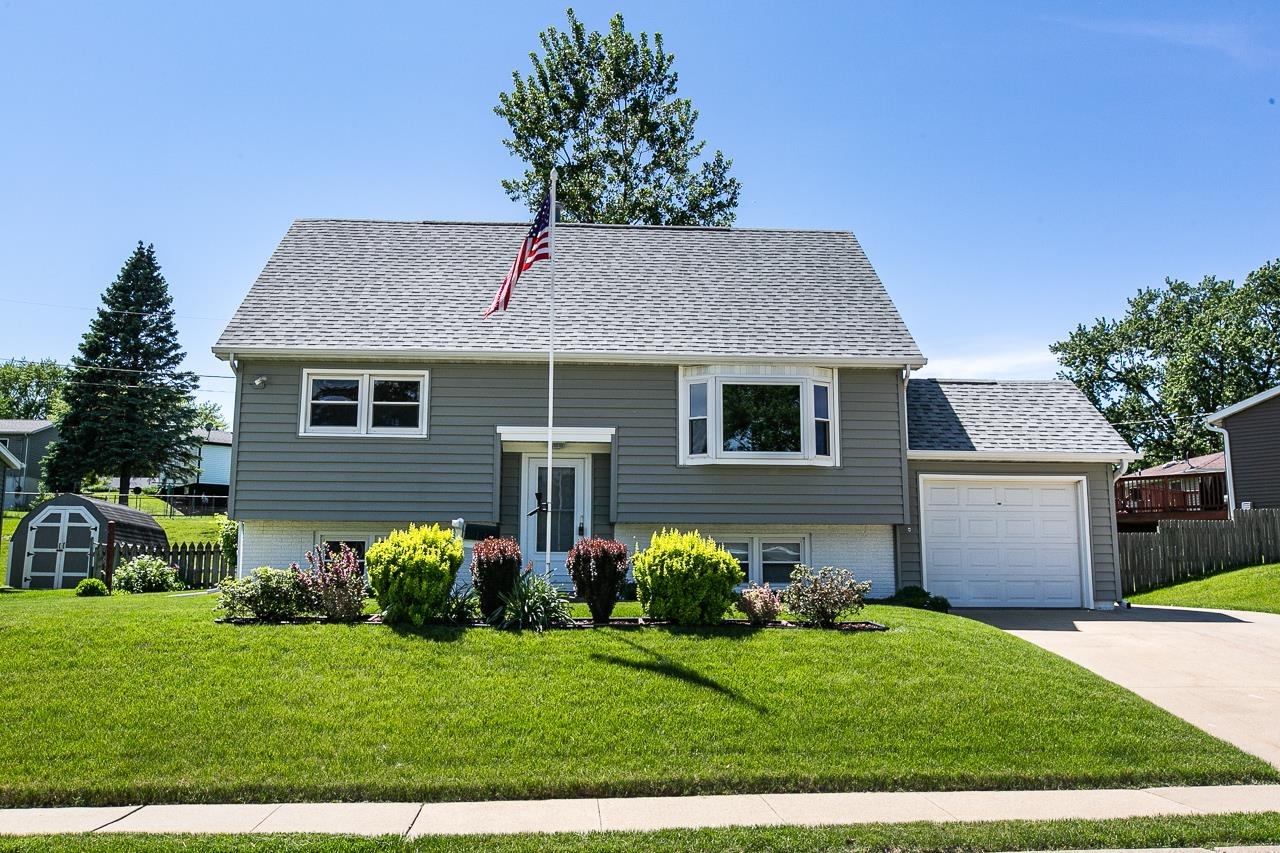 Property Photo:  2629 Marywood Drive  IA 52002 