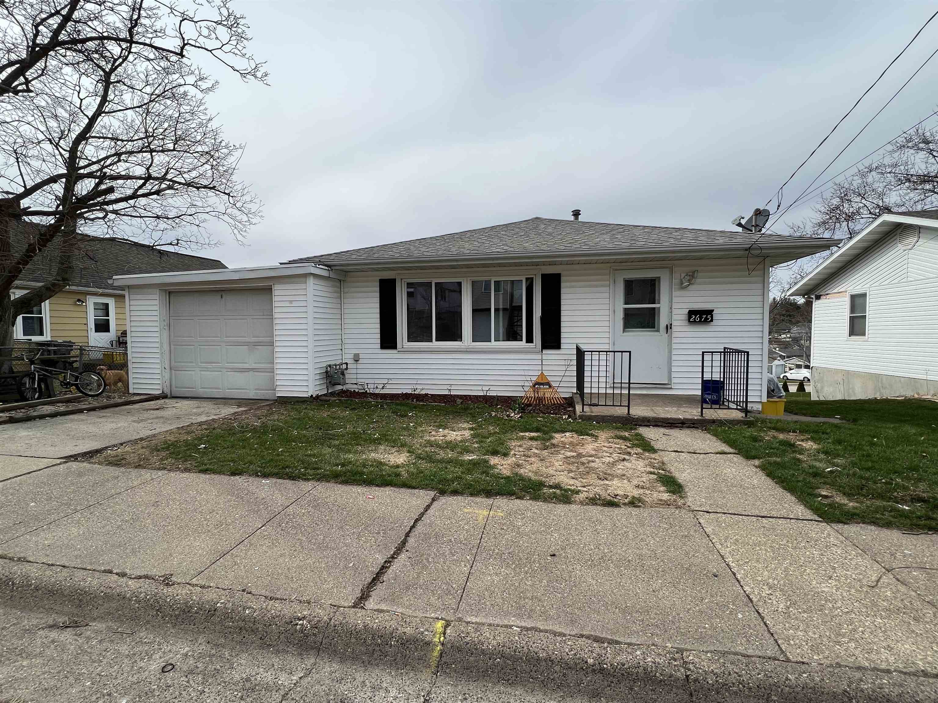 Property Photo:  2675 Beverly Avenue  IA 52001 