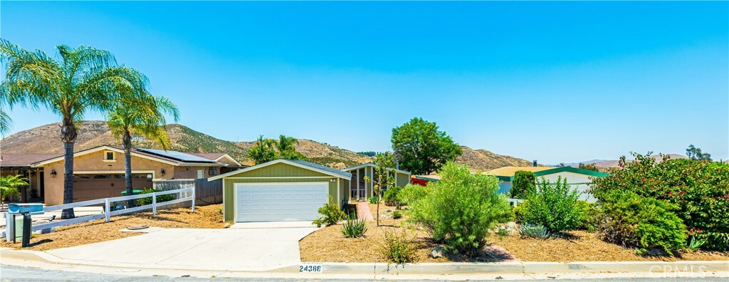 Property Photo:  24388 Wagon Wheel Lane  CA 92595 