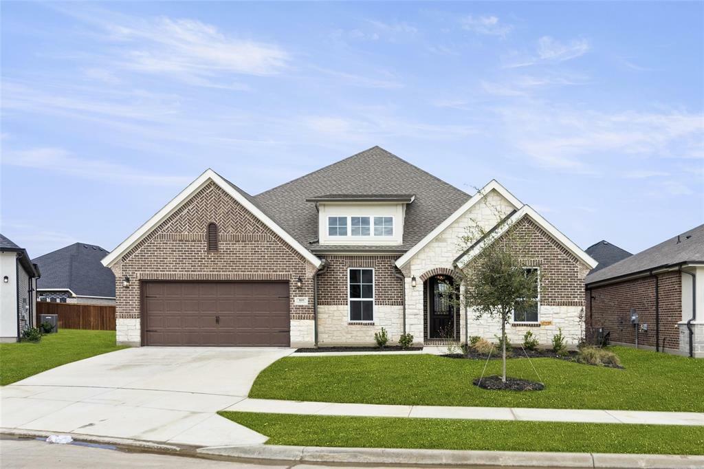 Property Photo:  809 Copperleaf Drive  TX 76247 