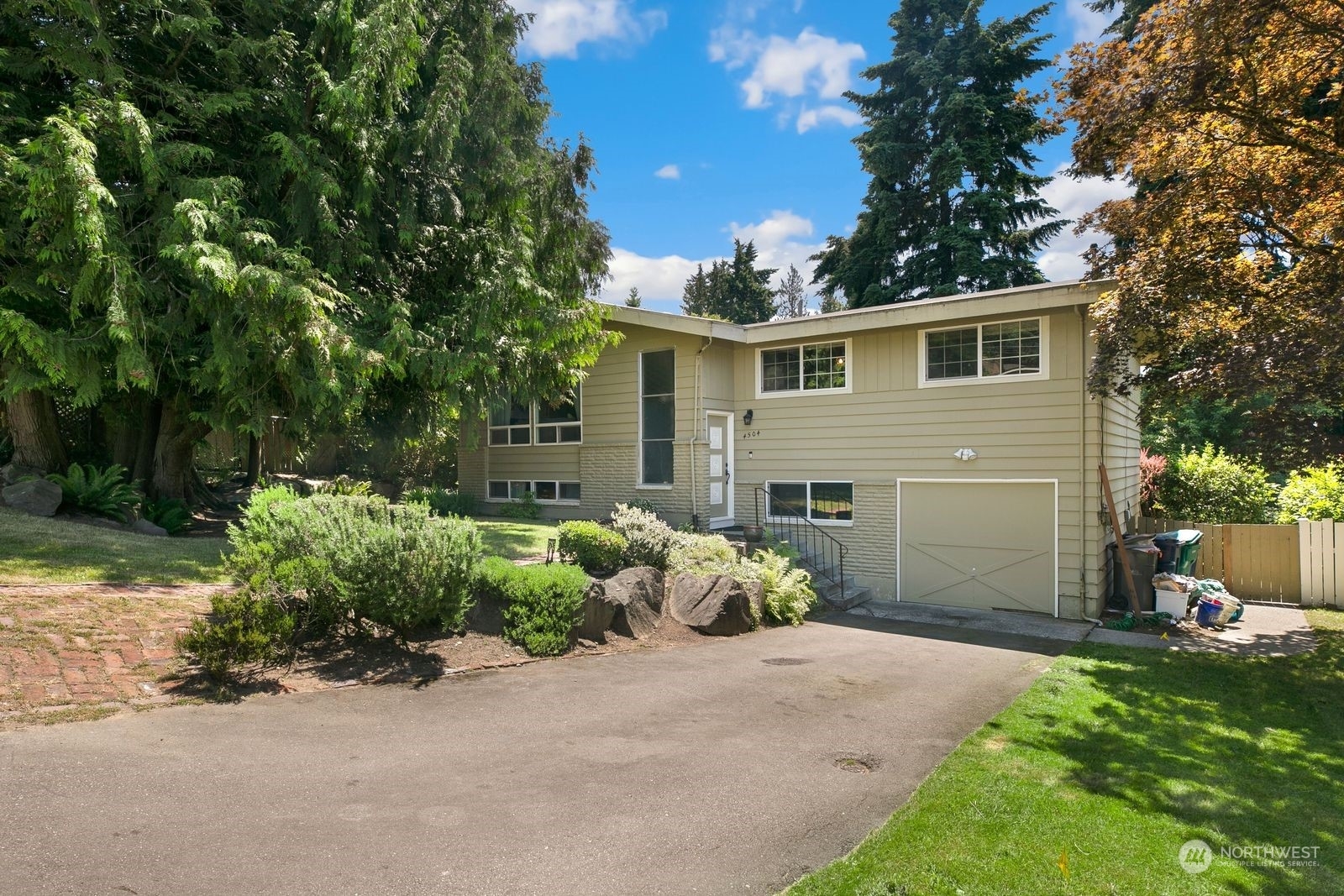 Property Photo:  4504 243rd Place SW  WA 98043 