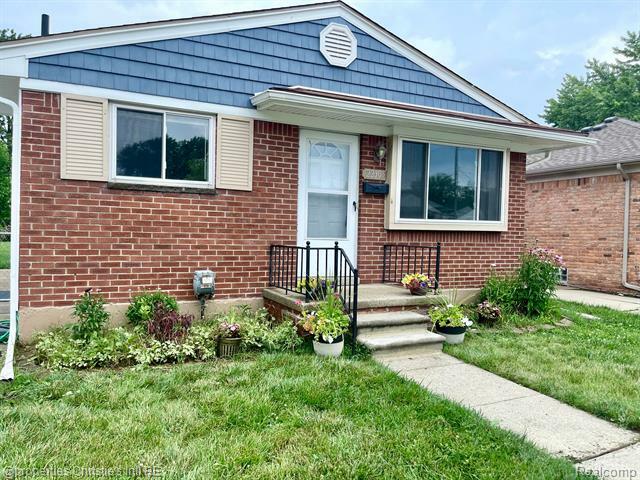 22305 Dorion Street  St. Clair Shores MI 48082 photo