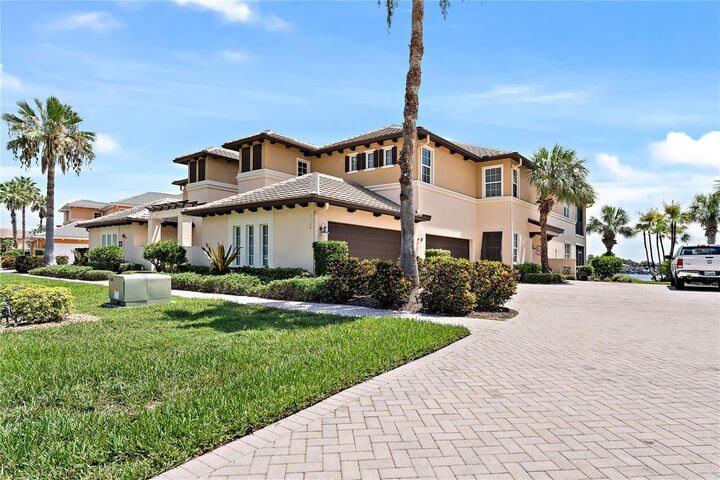 Property Photo:  1129 Riverscape Street B  FL 34208