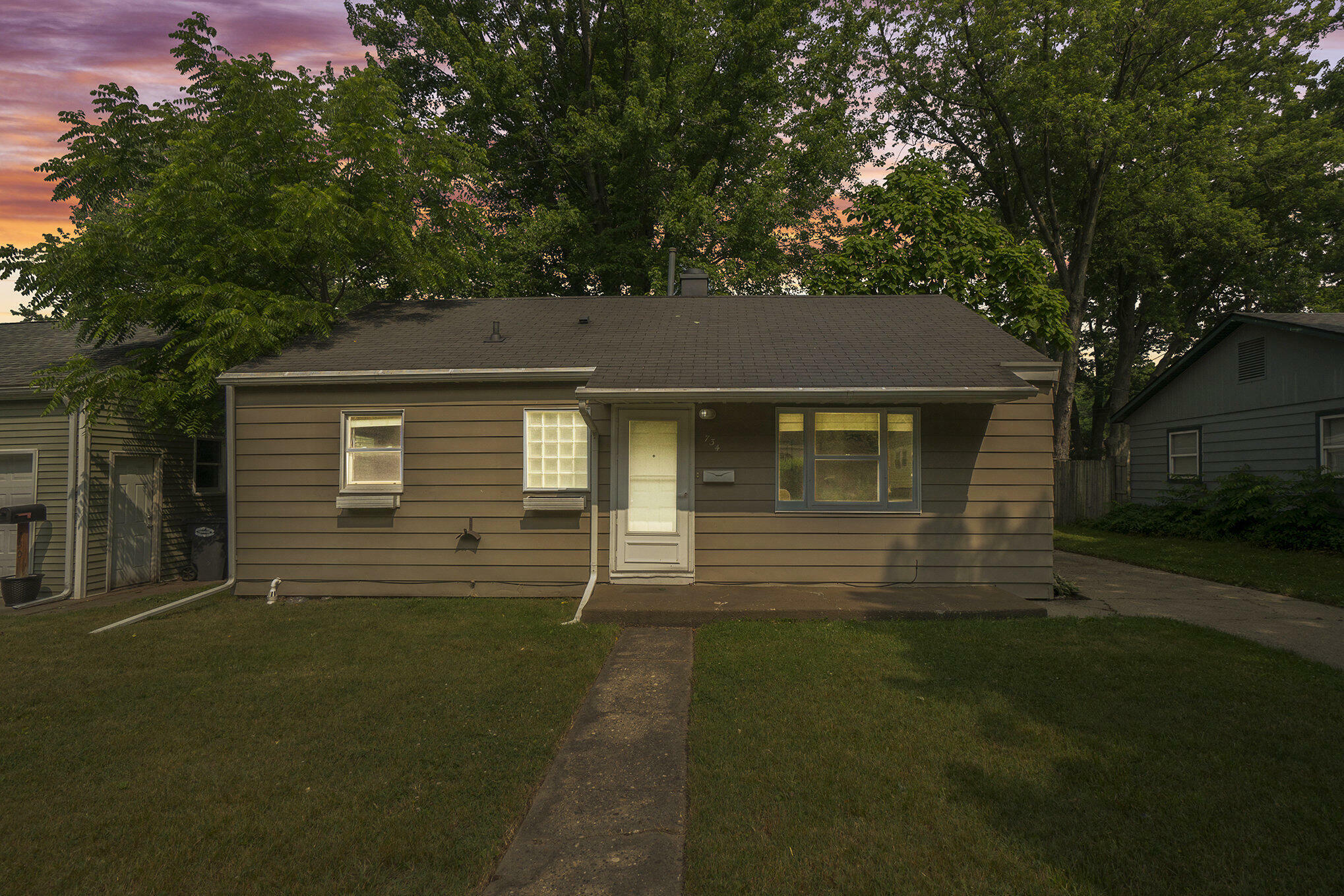 734 Hiways Avenue  South Haven MI 49090 photo