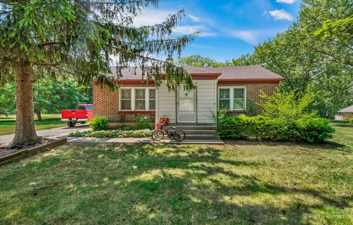 Property Photo:  10N912 S Airlite Street  IL 60123 