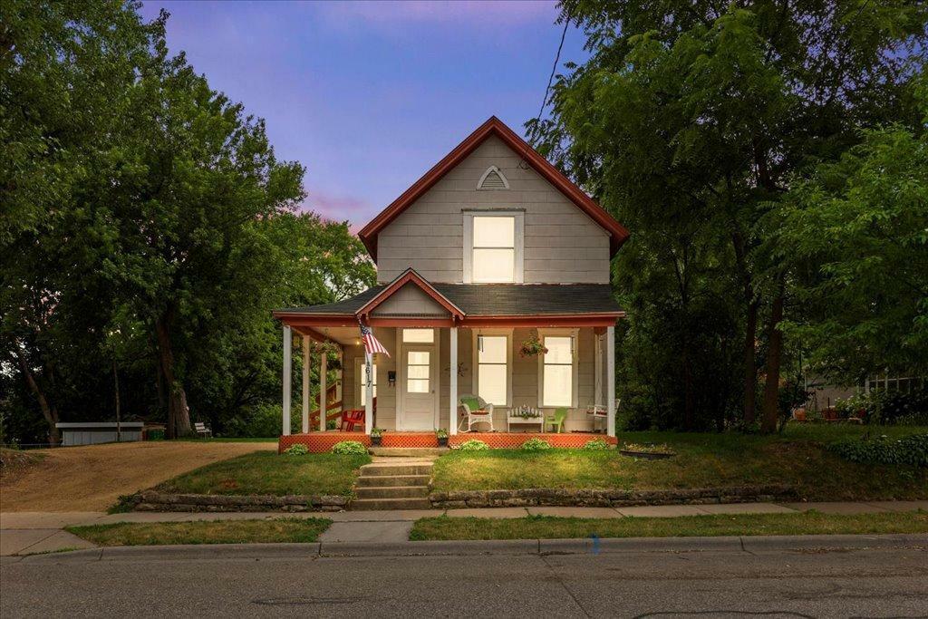 Property Photo: 617 Wilkins Street W MN 55082