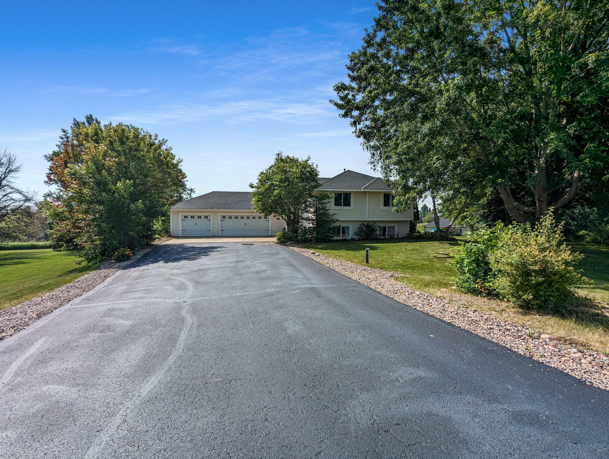 Property Photo: 610 Golfview Court MN 55955