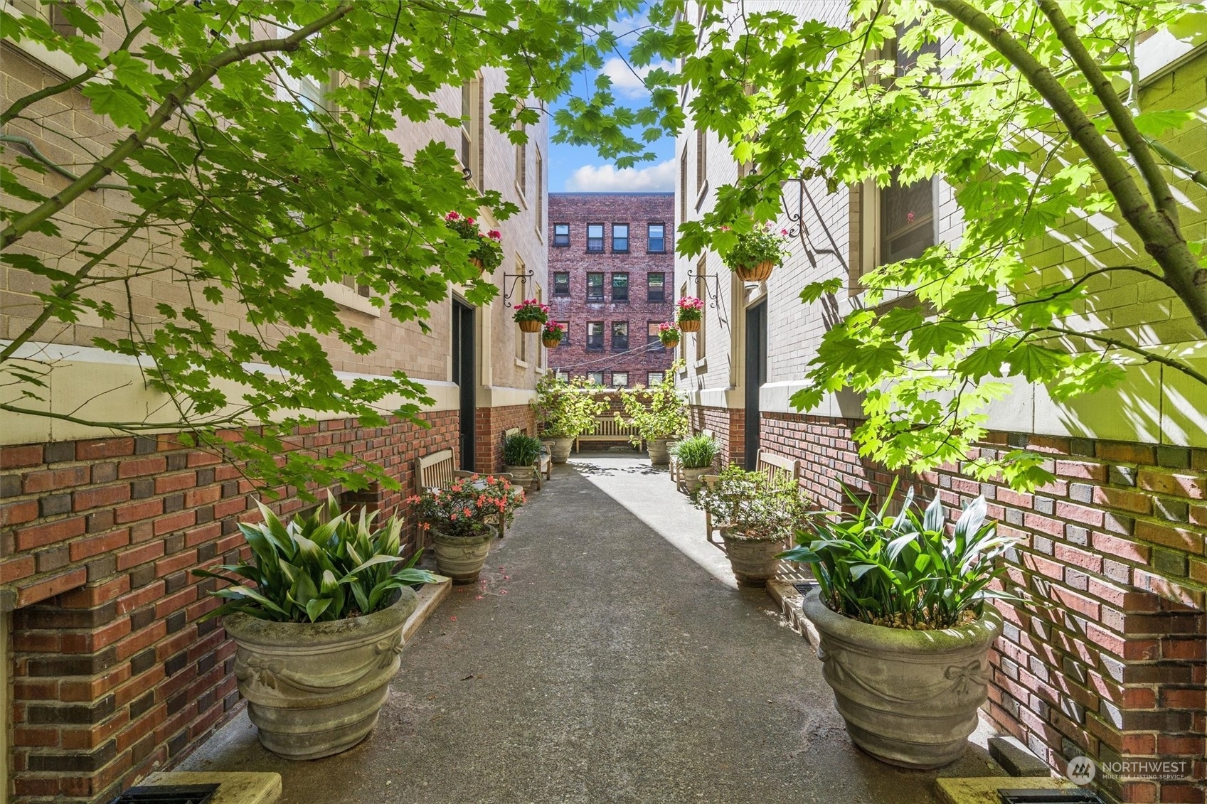 Property Photo:  125 Warren Avenue N F  WA 98109 