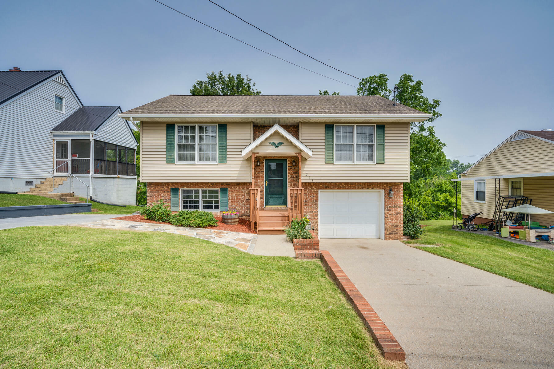 Property Photo:  213 Union Street  TN 37660 