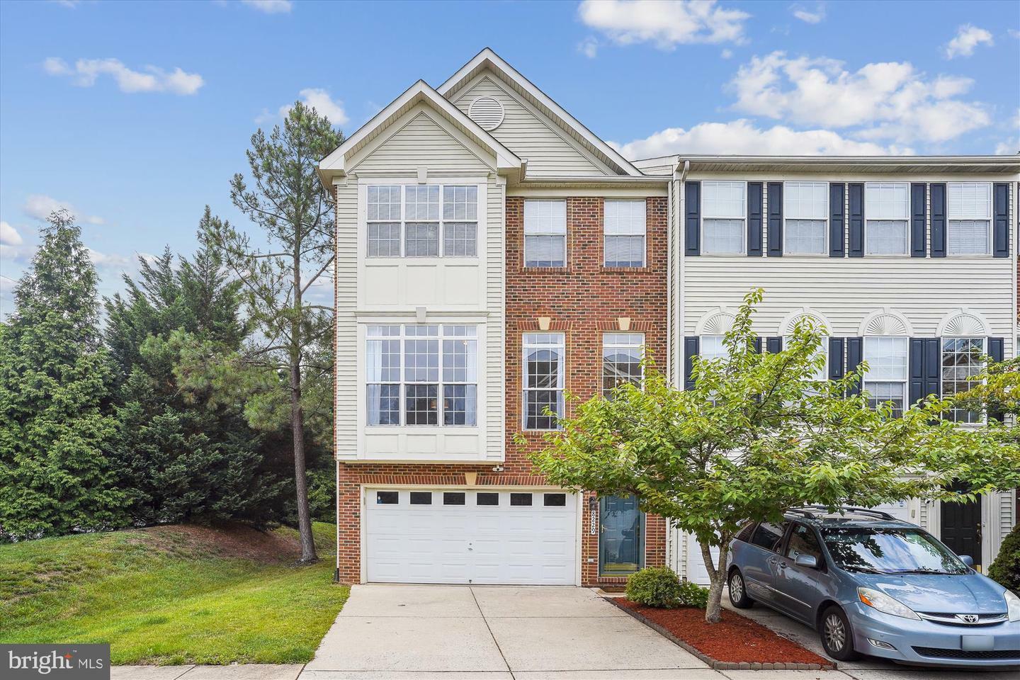 Property Photo: 8229 Shannons Landing Way VA 22079