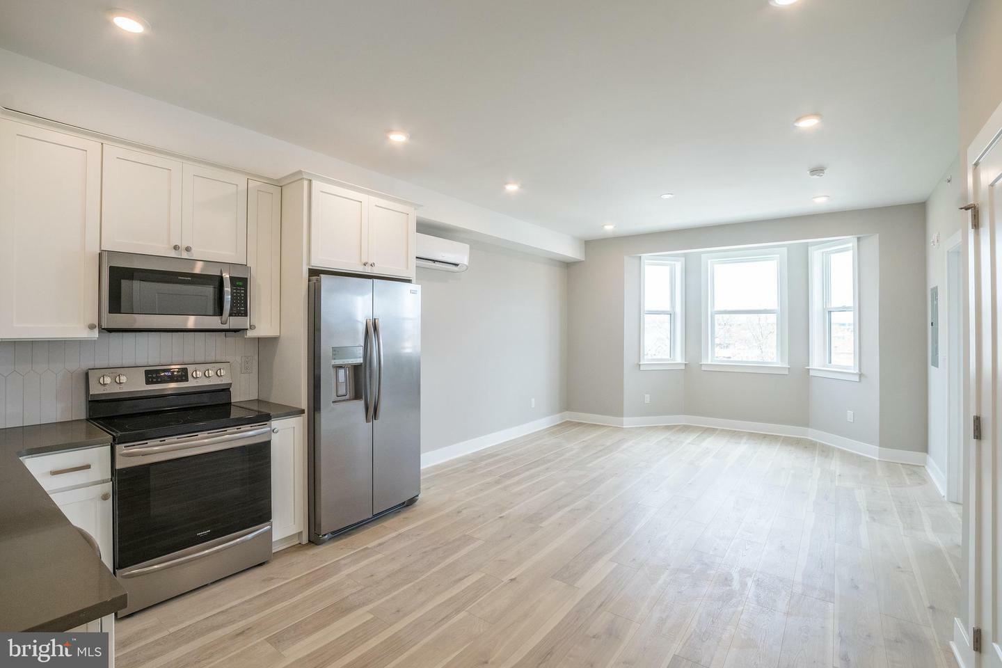 Property Photo:  5230 Walnut Street Unit 4F  PA 19139 