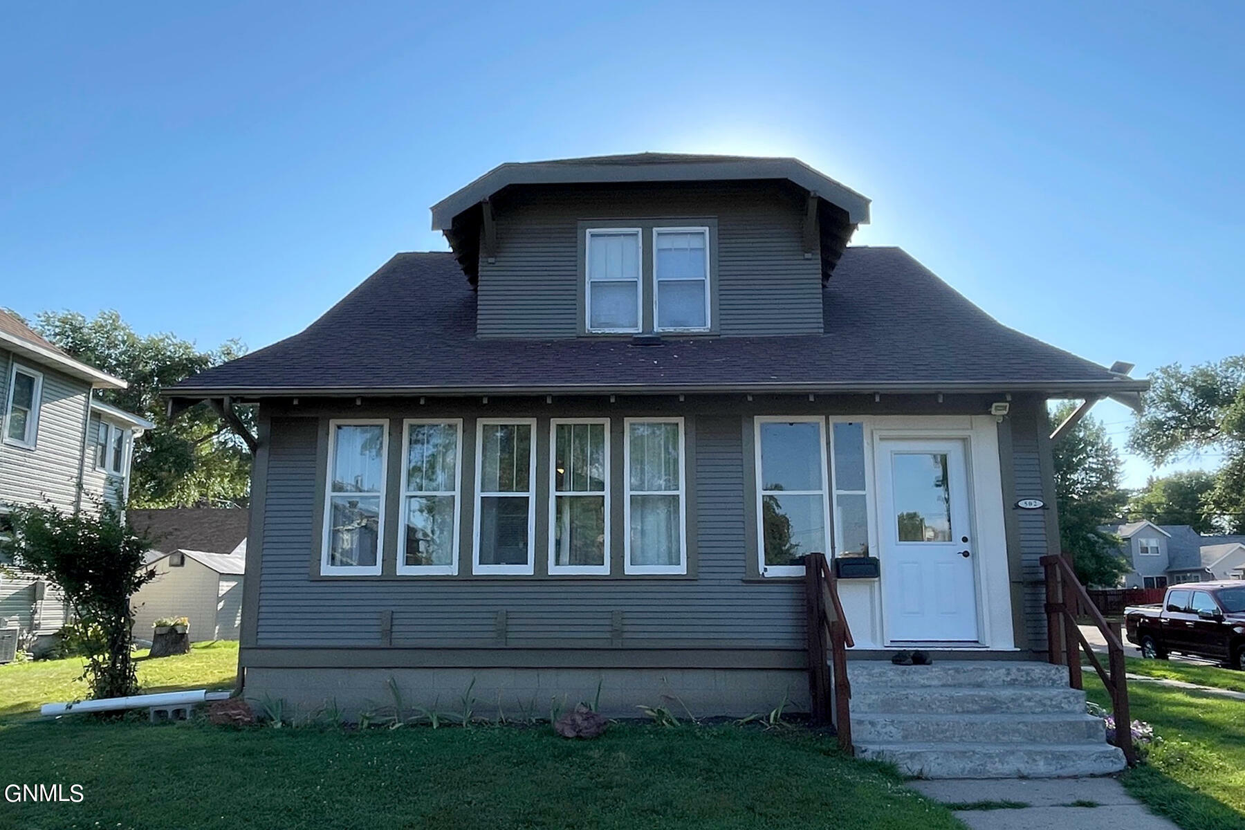 Property Photo:  502 3rd Avenue SW  ND 58401 