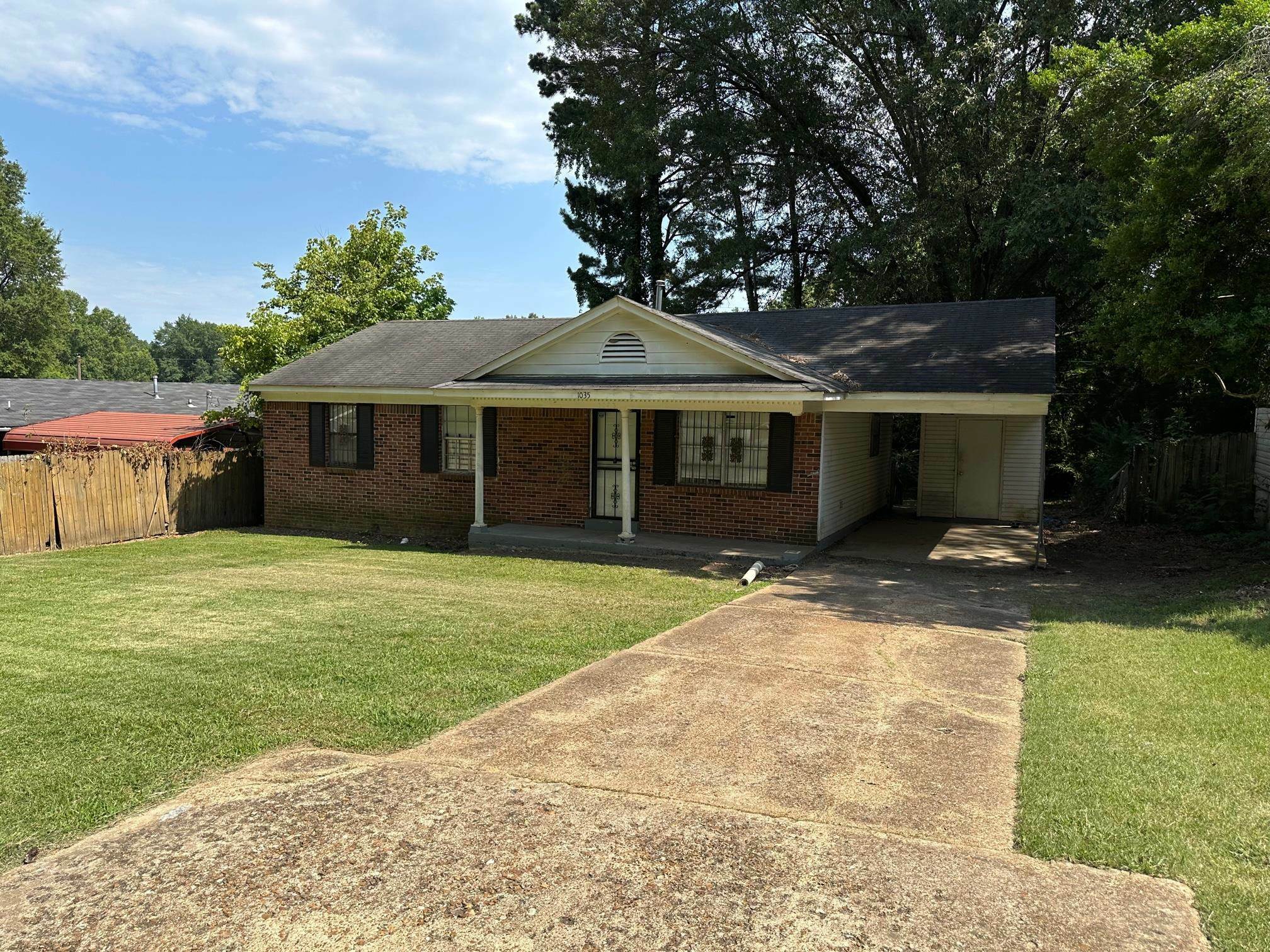 Property Photo:  1035 Leacrest Ave  TN 38109 