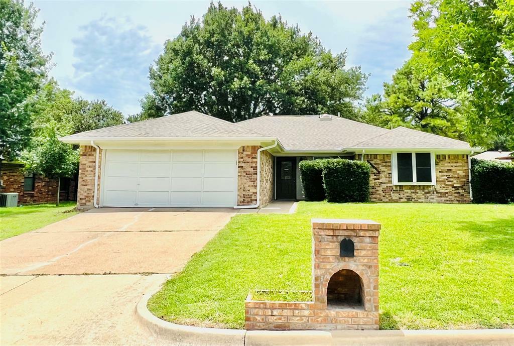 Property Photo:  1523 Berkeley Drive  TX 76063 