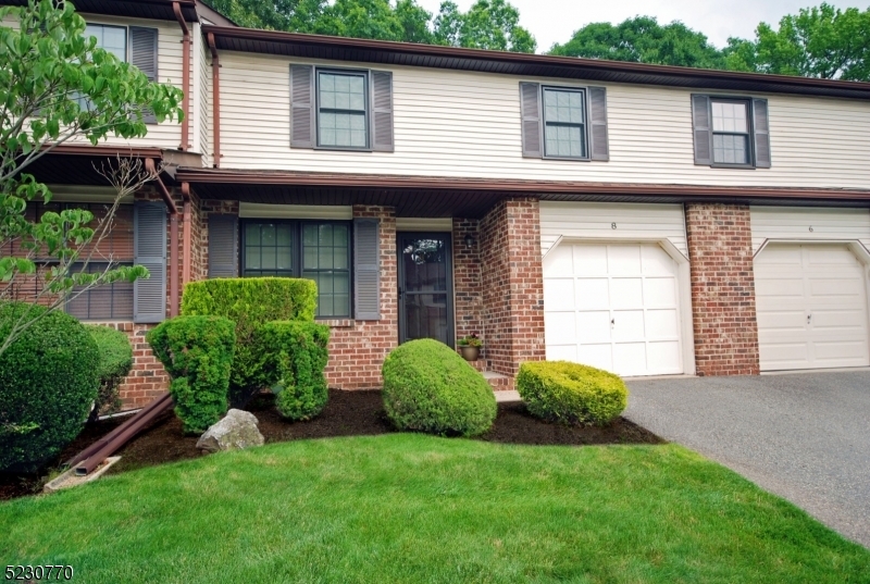 Property Photo:  8 Woodfern St  NJ 08820 