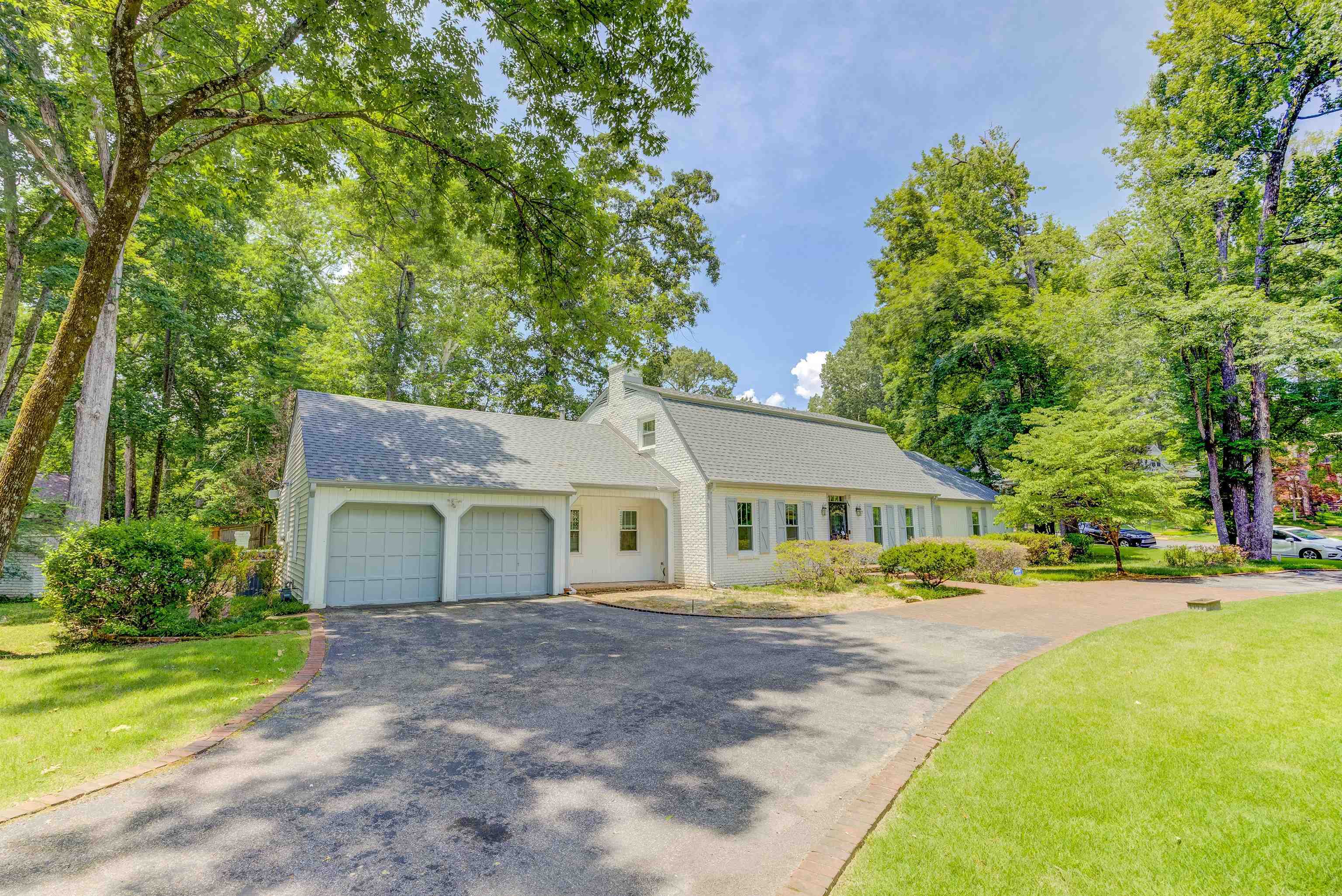 Property Photo:  1441 Kirby Pky Ave  TN 38120 