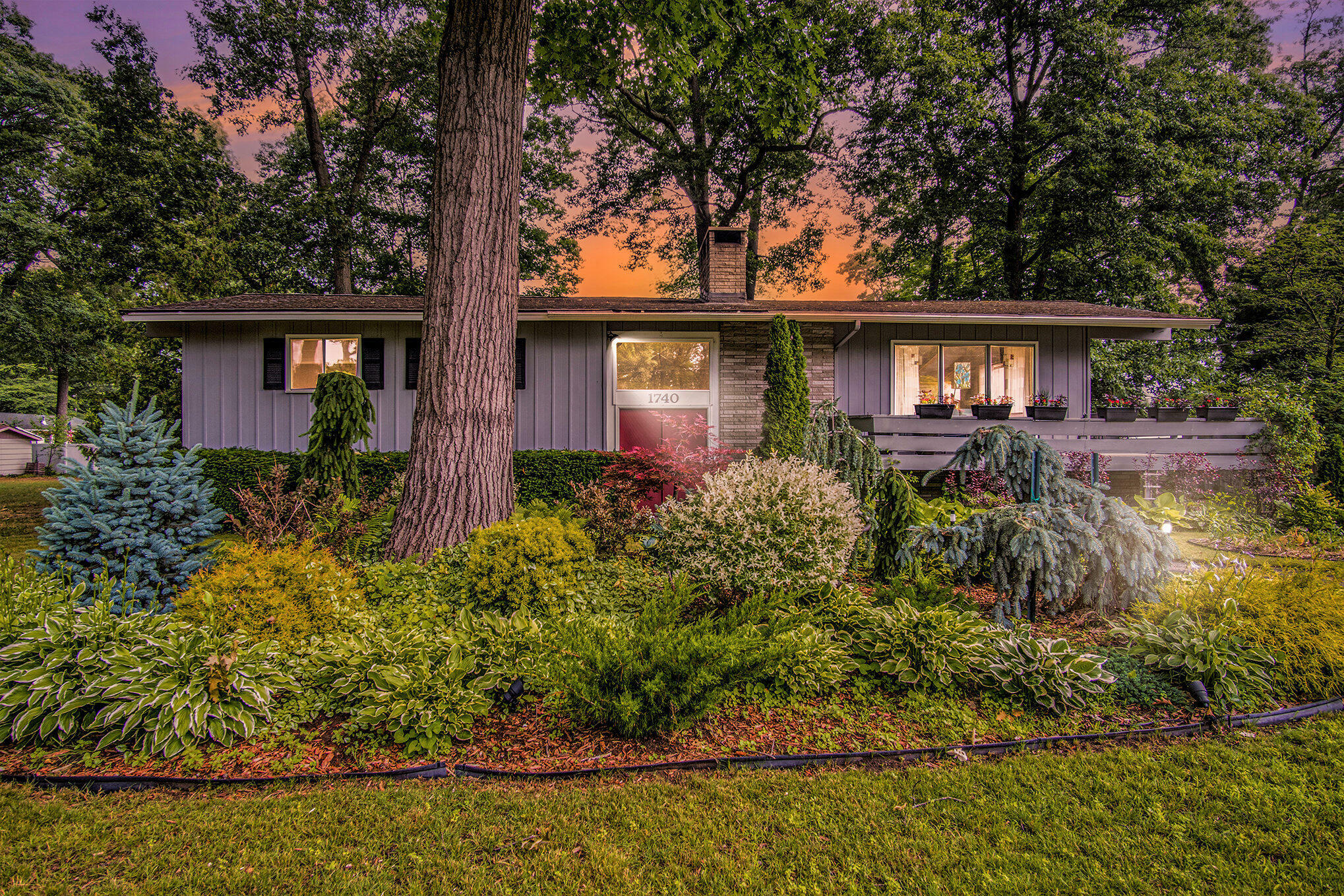 Property Photo:  1740 Gladstone Drive  MI 49445 