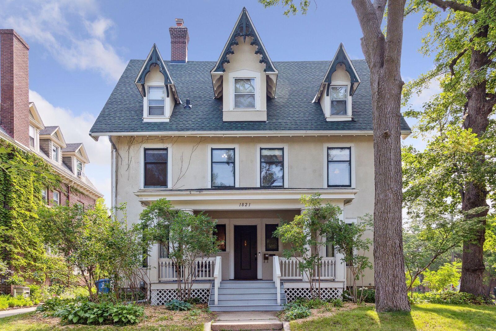 Property Photo: 1821 Dupont Avenue S MN 55403