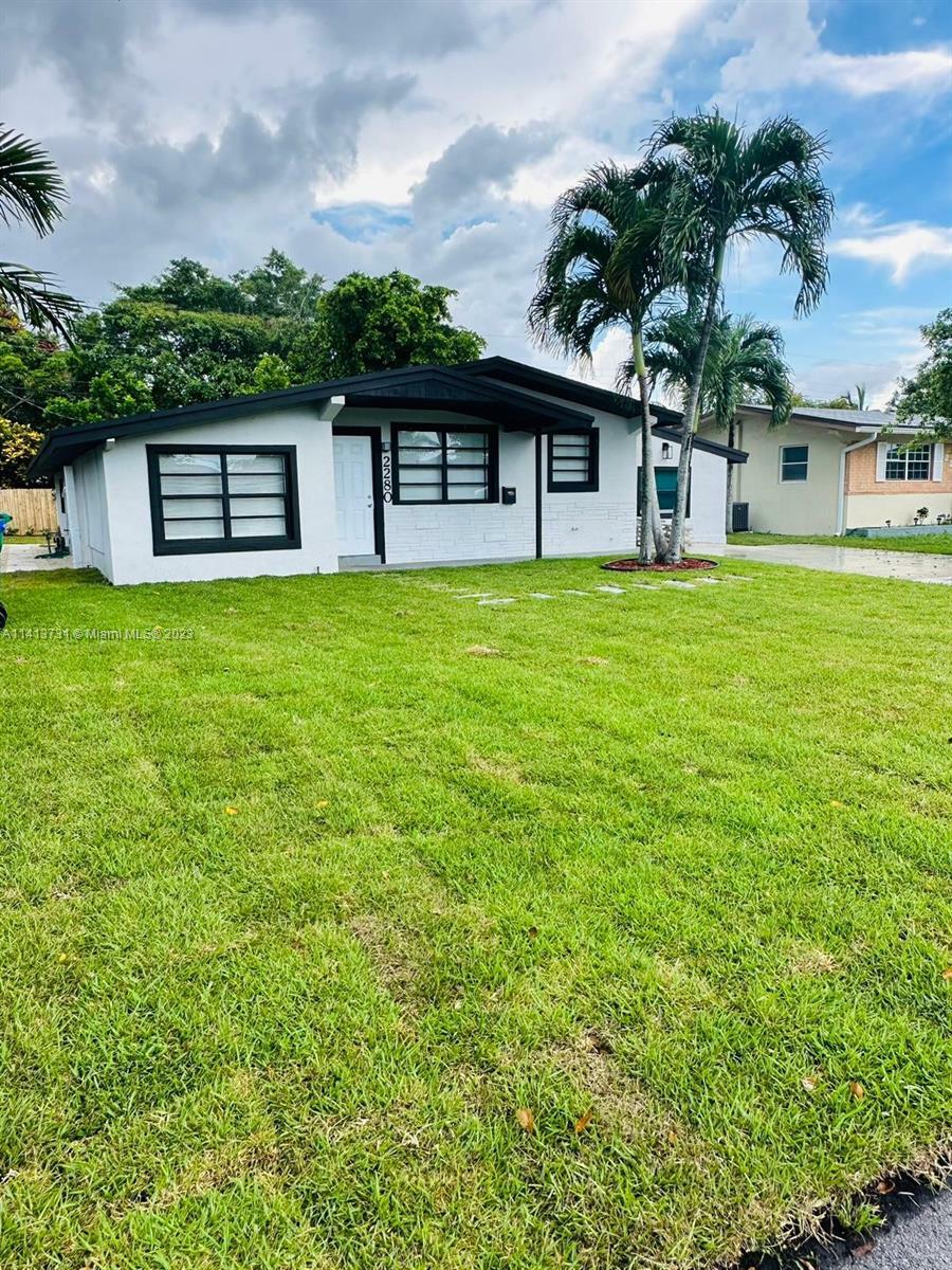 Property Photo:  2280 Havana Dr  FL 33023 