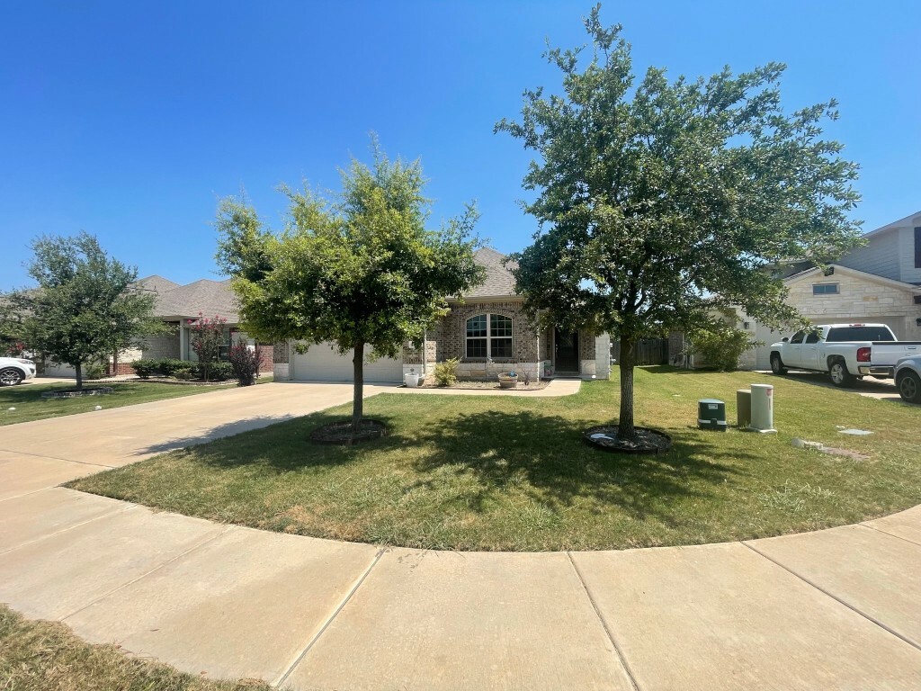 Property Photo:  8317 Angelo Loop  TX 78665 