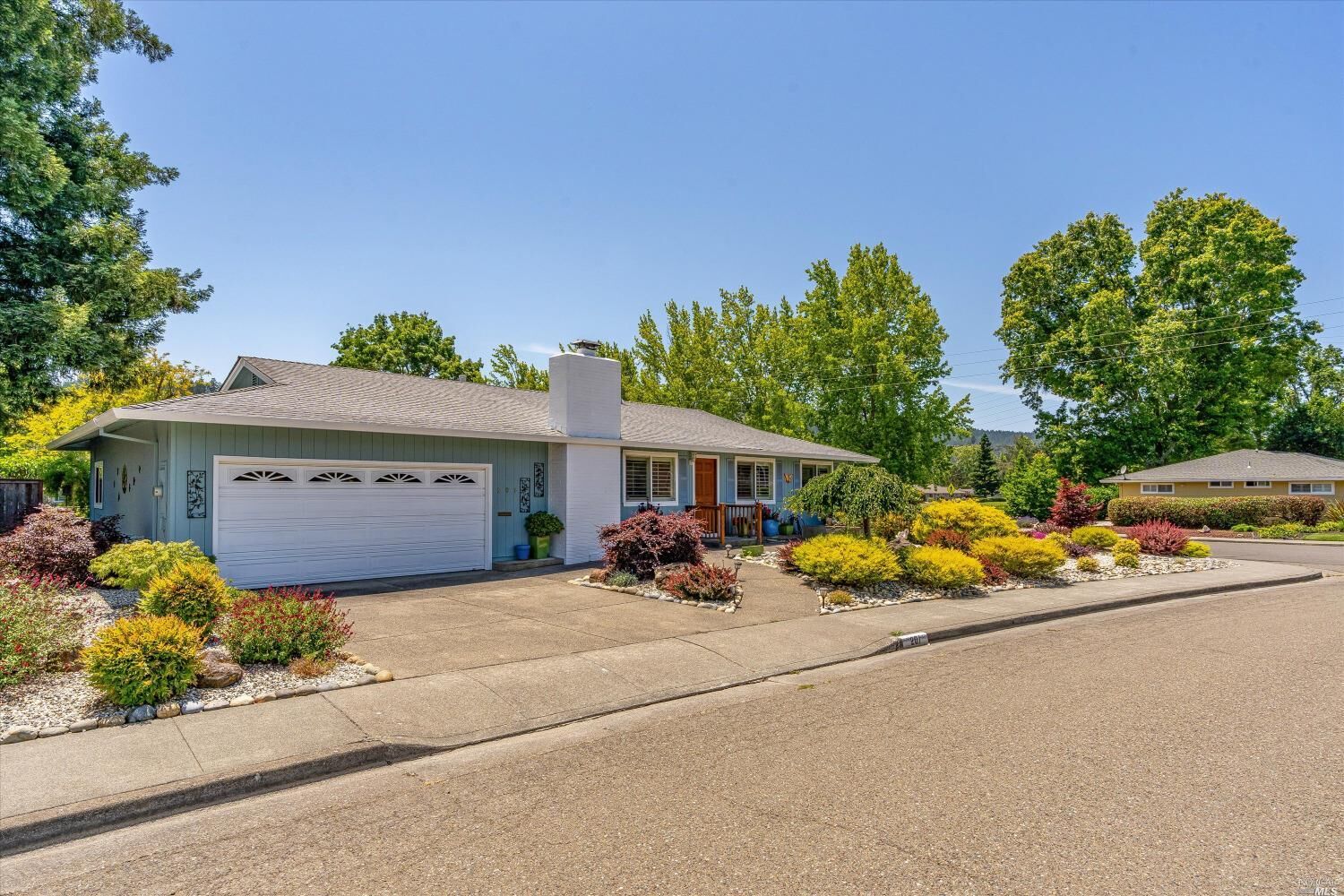 Property Photo:  201 Oak Shadow Drive  CA 95409 