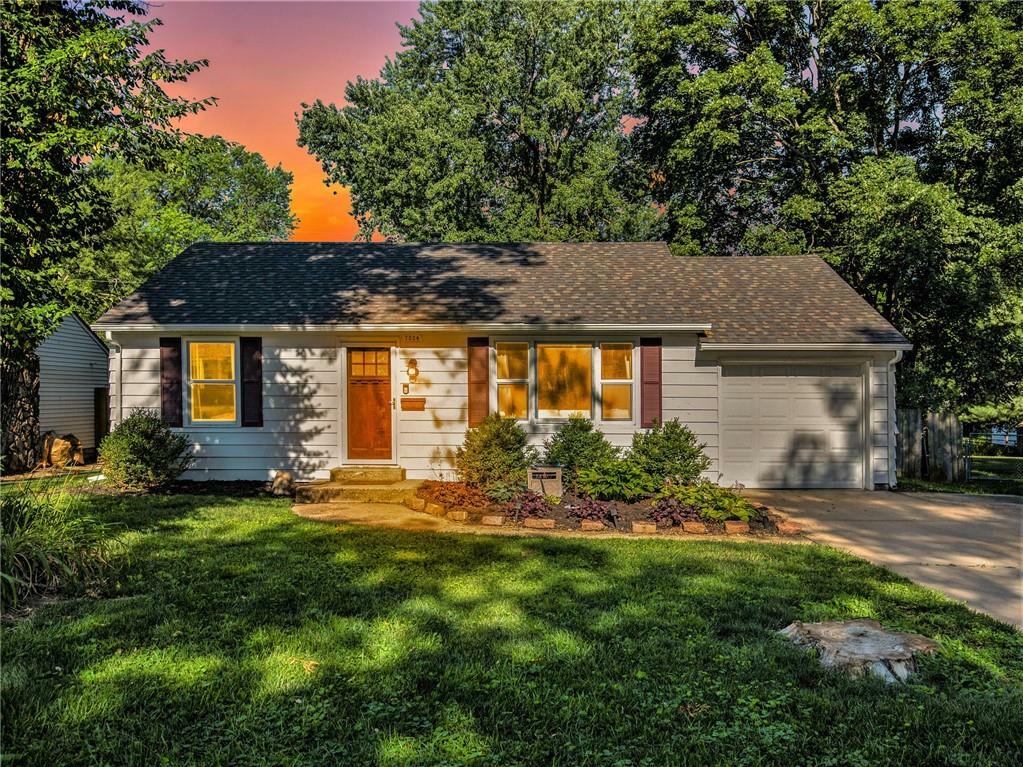 Property Photo: 7524 Robinson Street KS 66204