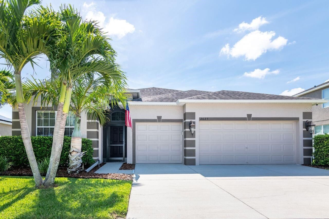 Property Photo:  2625 Yukon Cliff Drive  FL 33570 