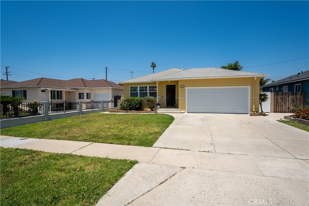 Property Photo:  1233 W Glenwood Place  CA 92707 