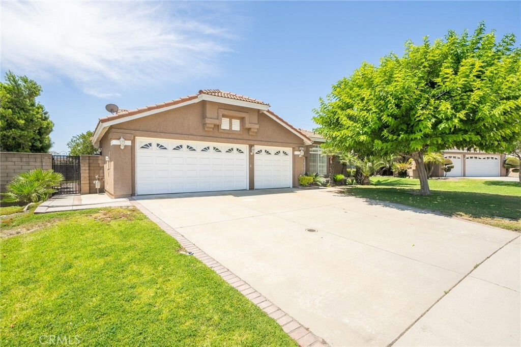 Property Photo:  2723 La Morada Drive  CA 92377 