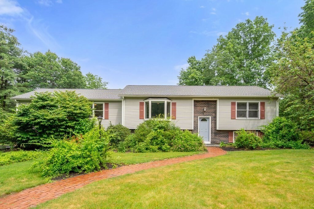 Property Photo:  2 Strawberry Ln  MA 01464 