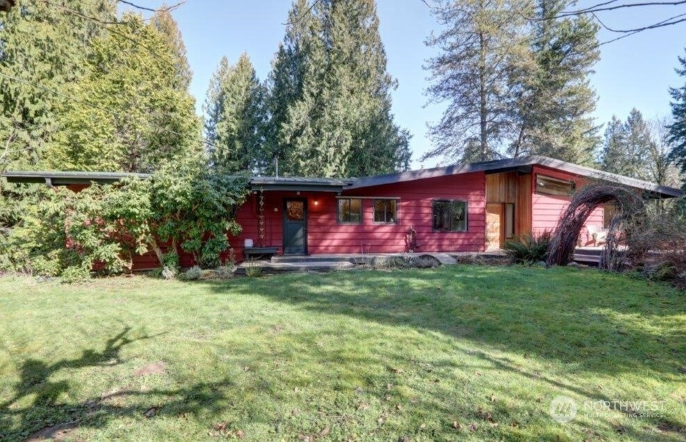 Property Photo:  4250 324th Avenue SE  WA 98024 